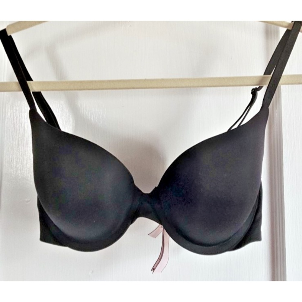 Victoria's Secret black t-shirt push-up full coverage 34C‎ lined underwired